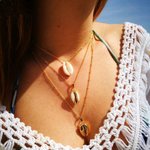Load image into Gallery viewer, Sea Shell Natural Conch Pendant Necklace