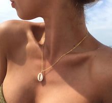 Load image into Gallery viewer, Sea Shell Natural Conch Pendant Necklace