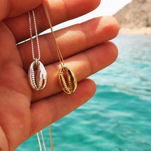 Load image into Gallery viewer, Sea Shell Natural Conch Pendant Necklace